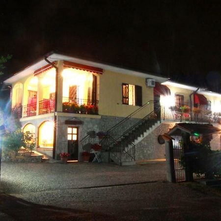 Casavacanzedezza Montecalvo Versiggia ภายนอก รูปภาพ