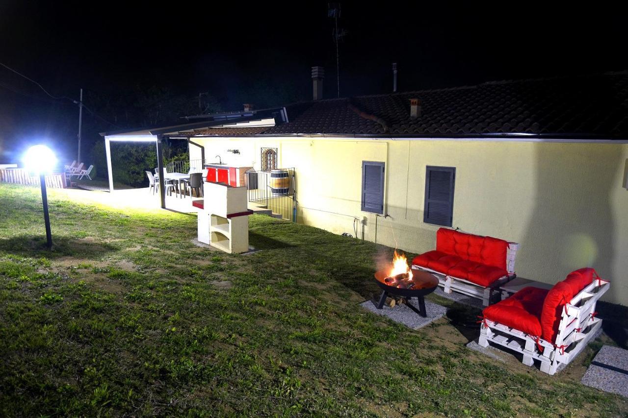 Casavacanzedezza Montecalvo Versiggia ภายนอก รูปภาพ