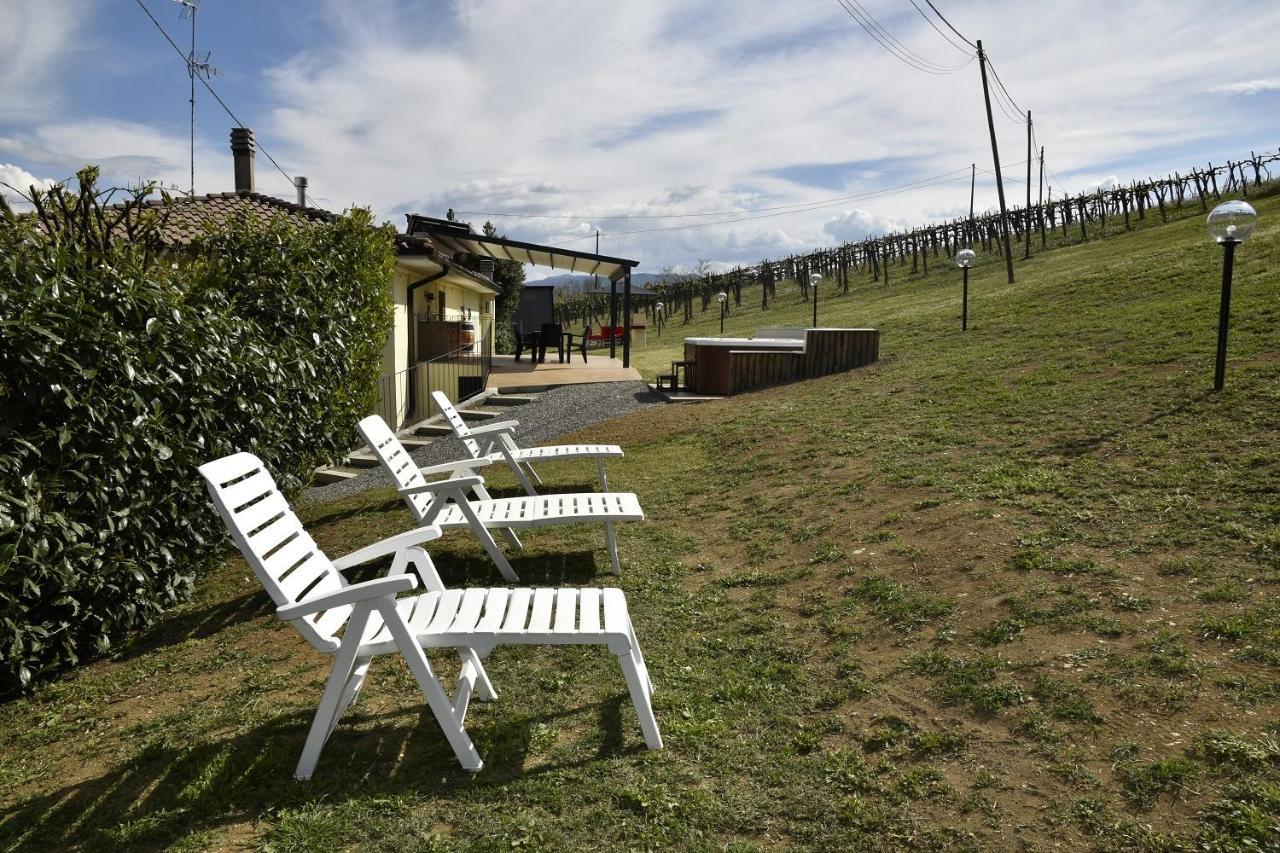 Casavacanzedezza Montecalvo Versiggia ภายนอก รูปภาพ
