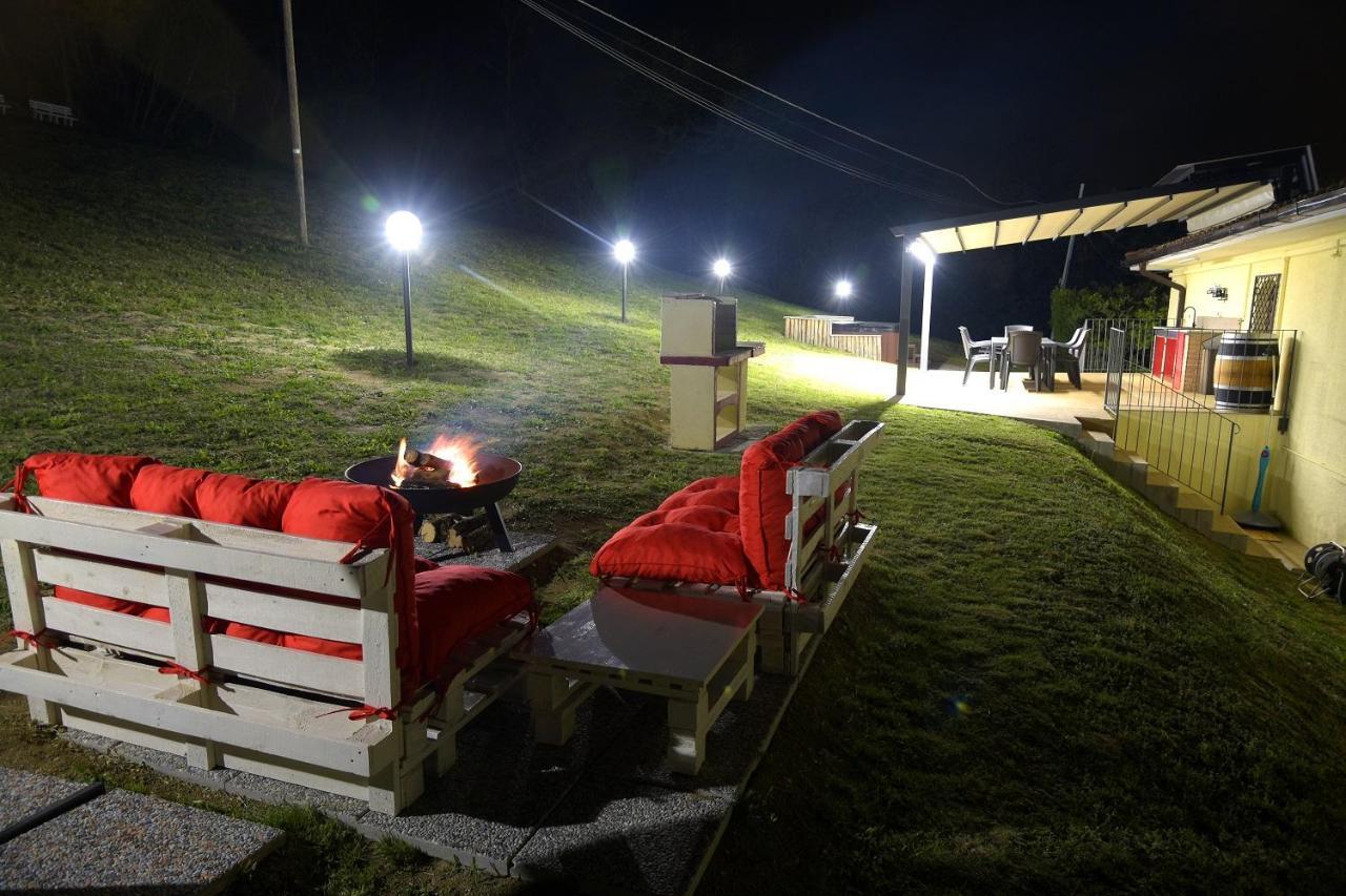 Casavacanzedezza Montecalvo Versiggia ภายนอก รูปภาพ