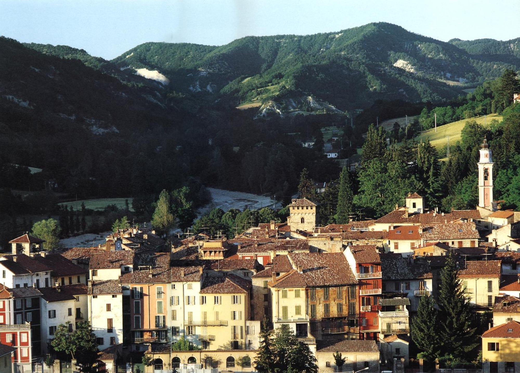 Casavacanzedezza Montecalvo Versiggia ภายนอก รูปภาพ