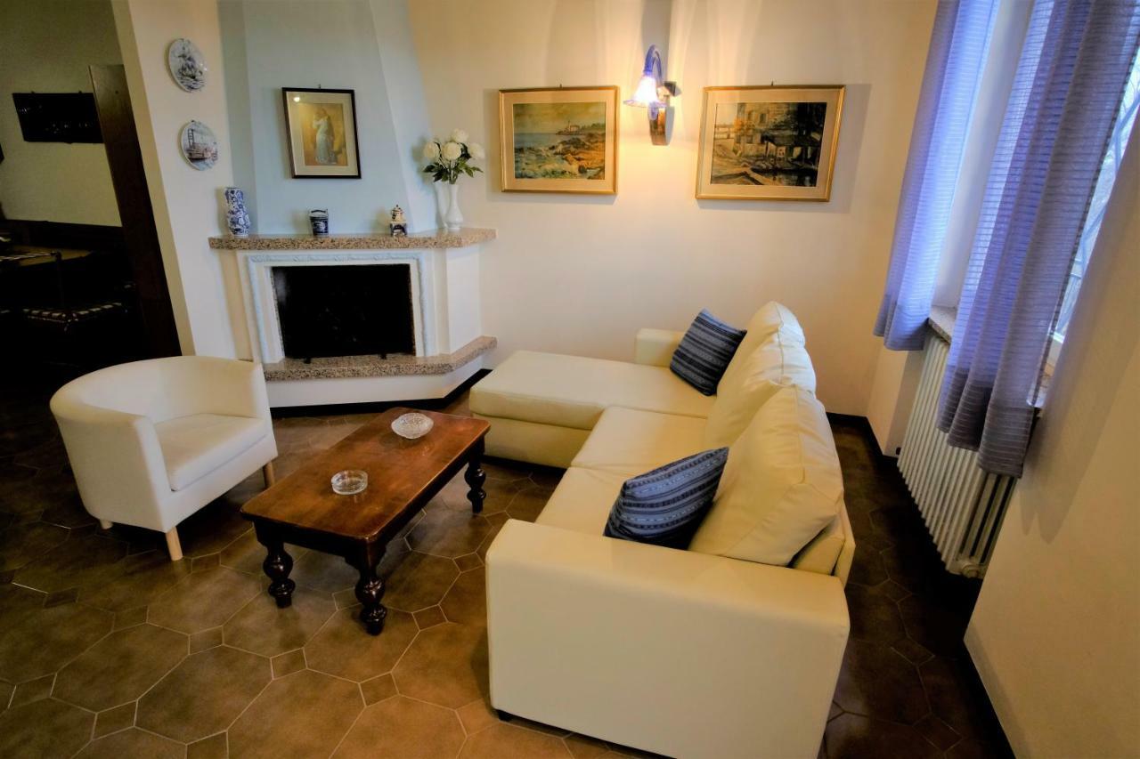 Casavacanzedezza Montecalvo Versiggia ภายนอก รูปภาพ